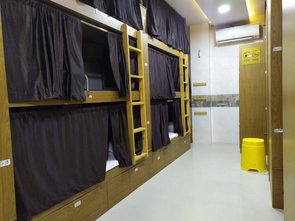 New Super Dormitory Mumbai Exteriör bild